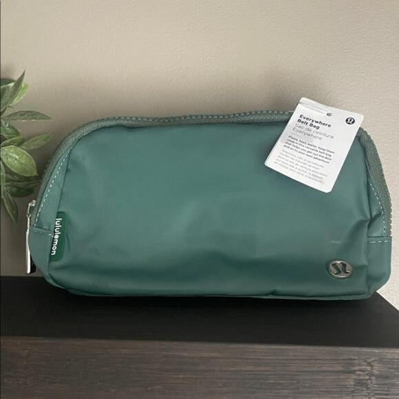 lululemon athletica Handbags - Lululemon Everywhere Belt Bag-Deep Green NEW